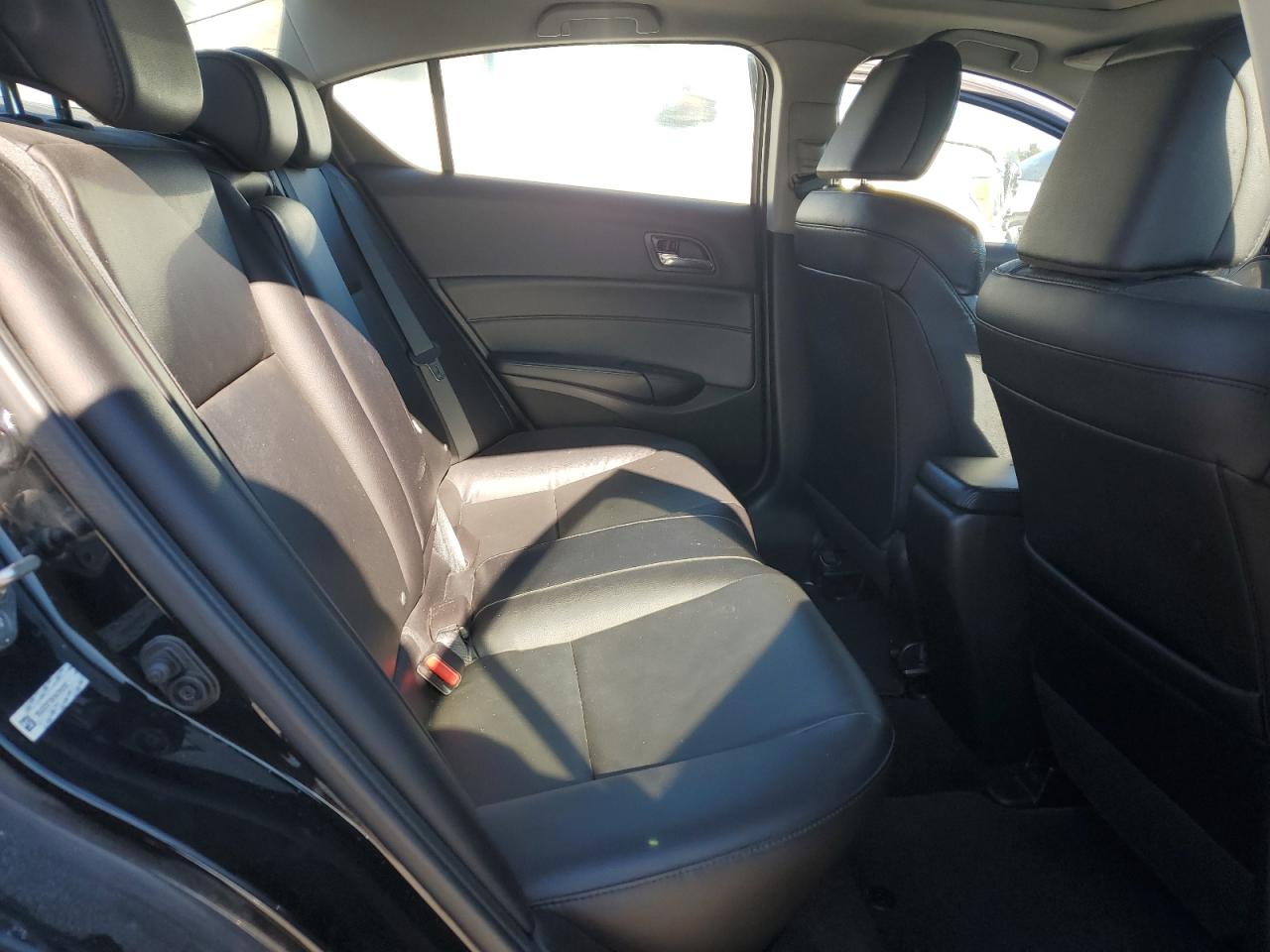 2017 Acura ILX - Image 10