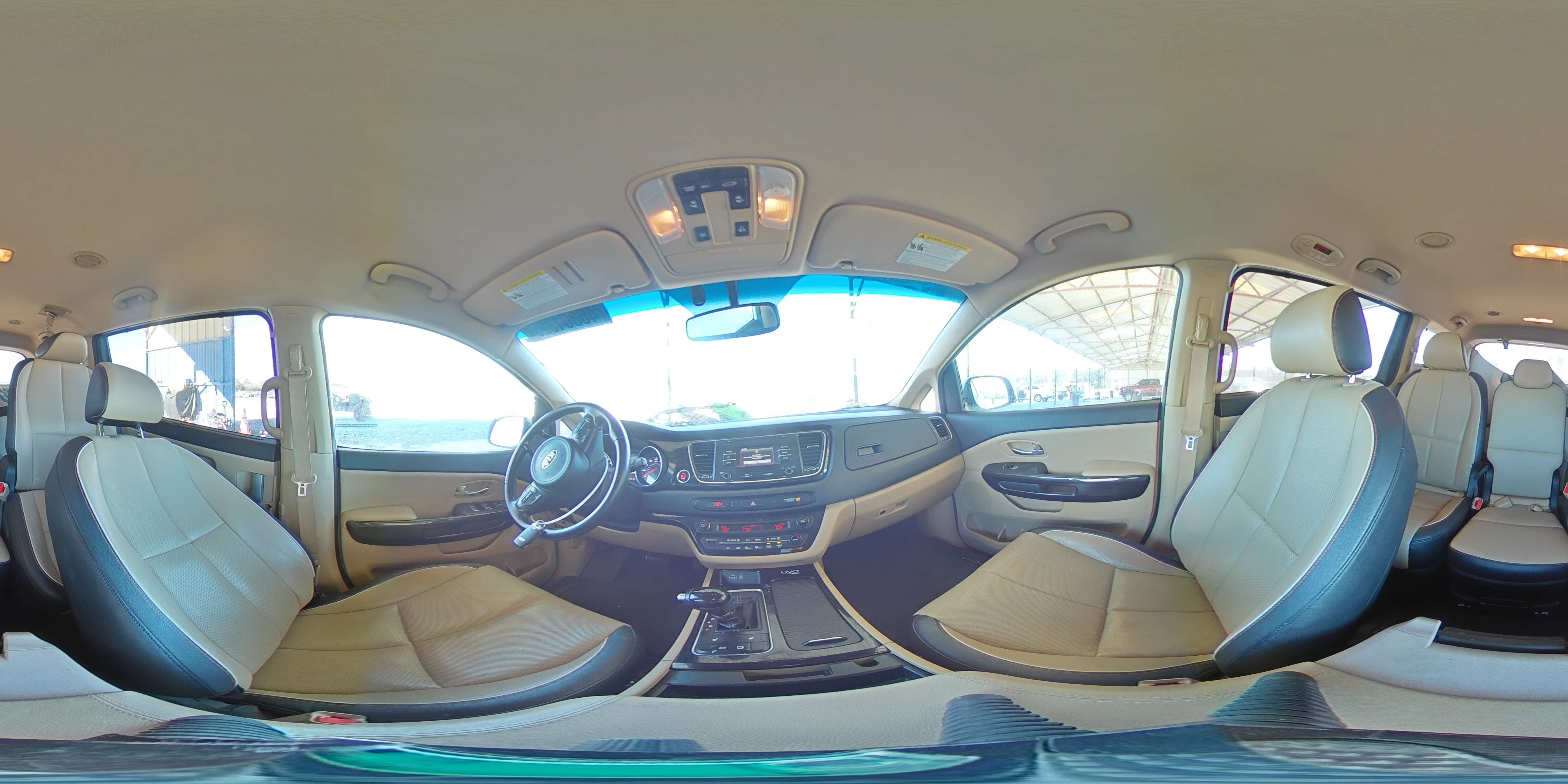 2015 Kia Sedona - Image 14