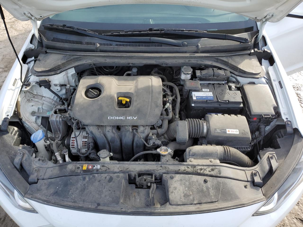 2017 Hyundai Elantra - Image 11