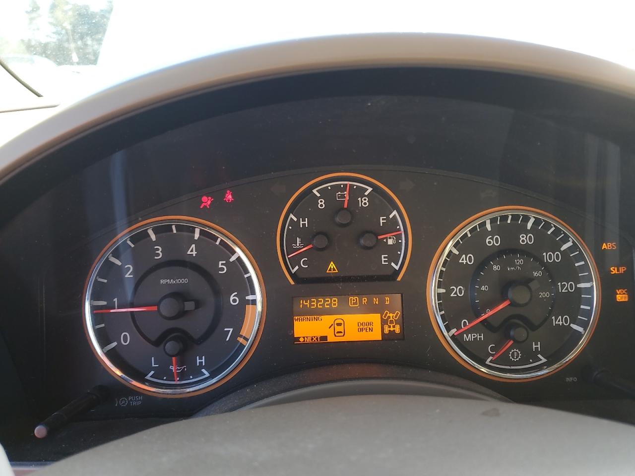 2011 Nissan Titan - Image 9