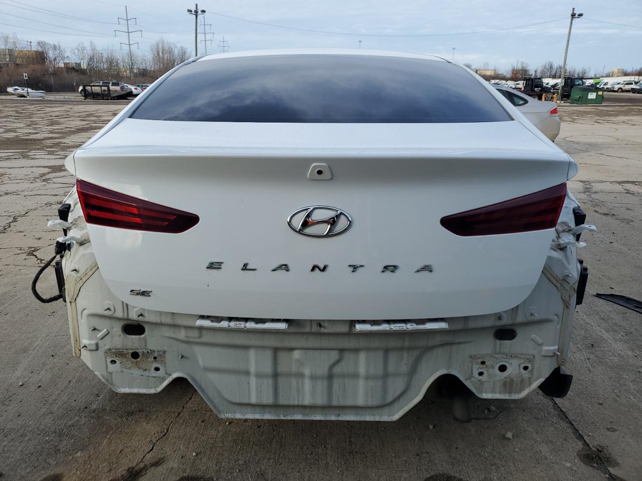 2019 Hyundai Elantra - Image 6