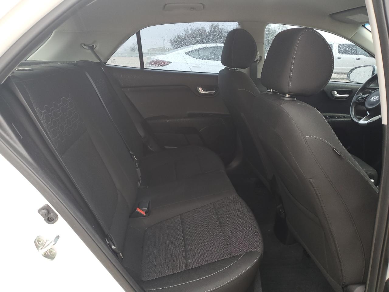 2018 Kia Rio - Image 10
