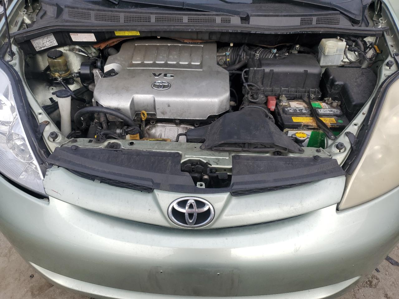 2008 Toyota Sienna - Image 12