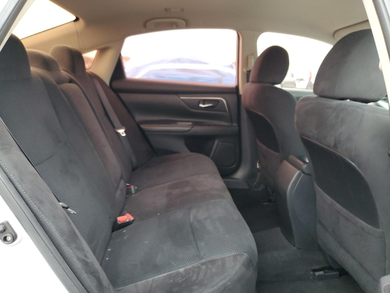 2015 Nissan Altima - Image 10