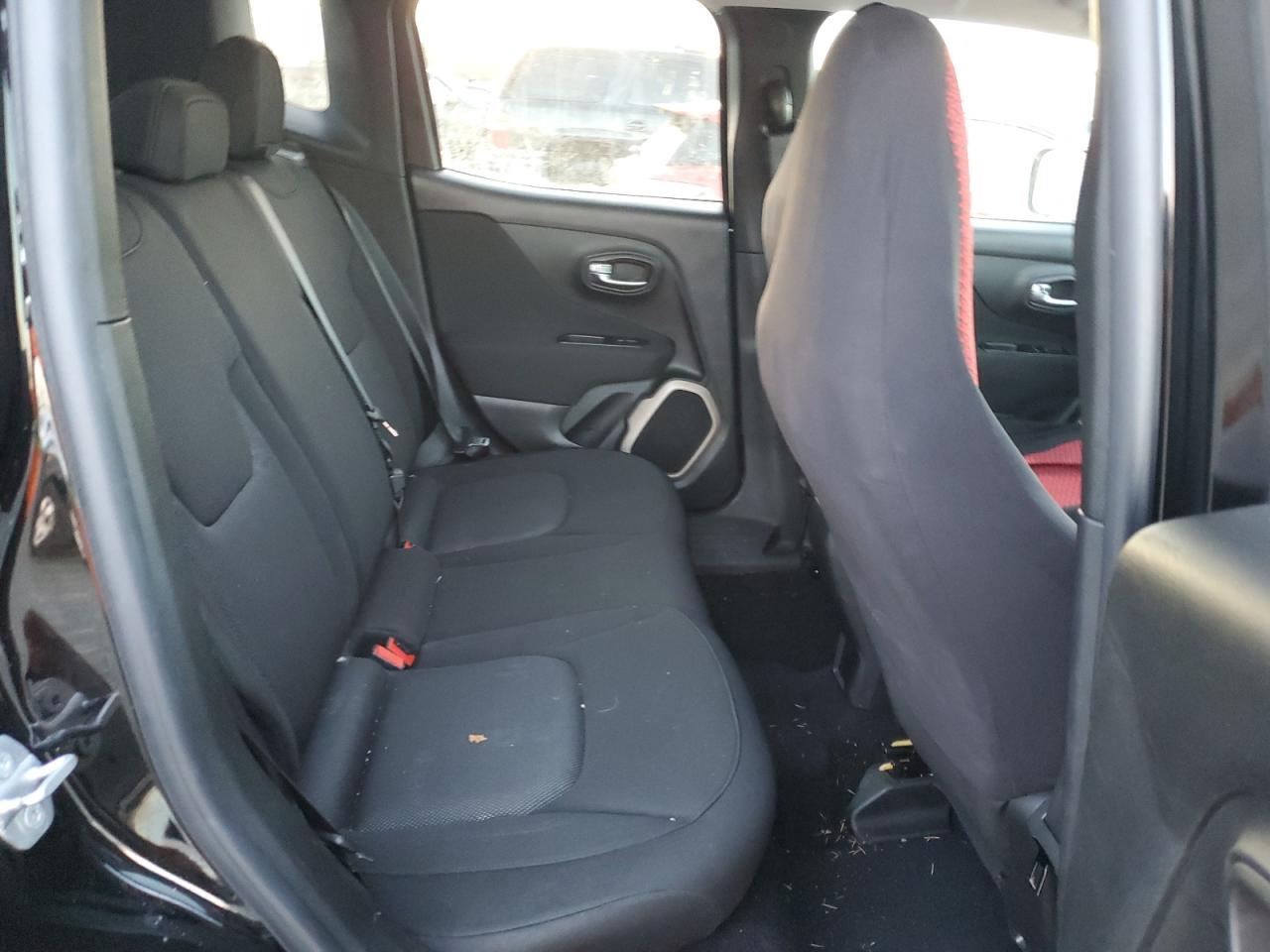 2016 Jeep Renegade - Image 11