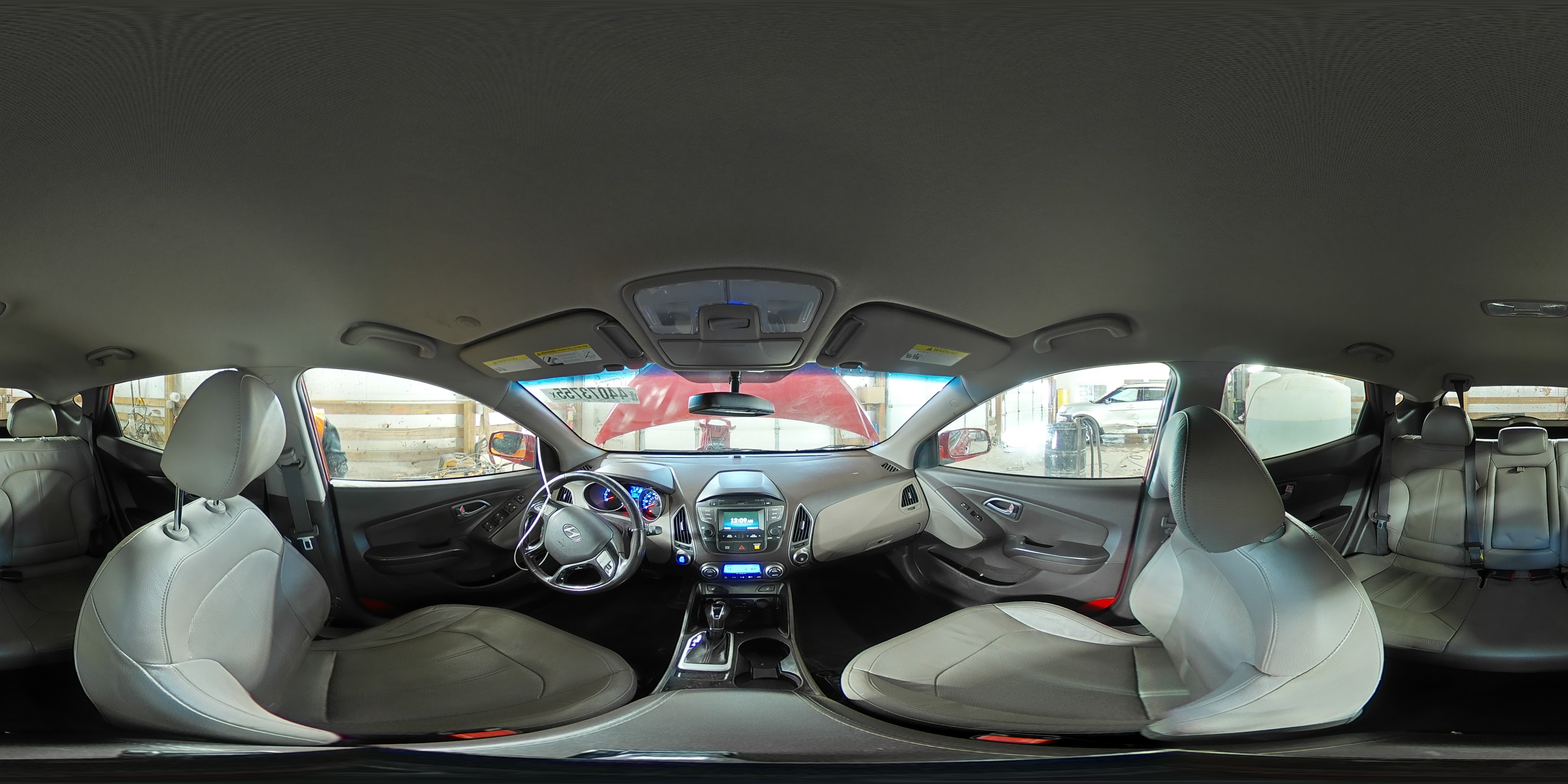 2015 Hyundai Tucson - Image 16