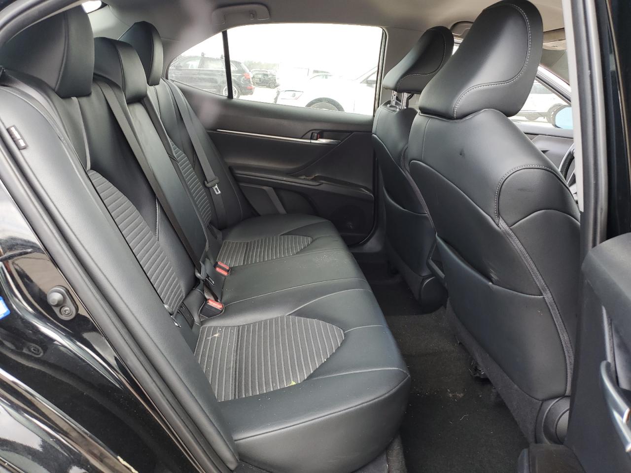 2021 Toyota Camry - Image 11