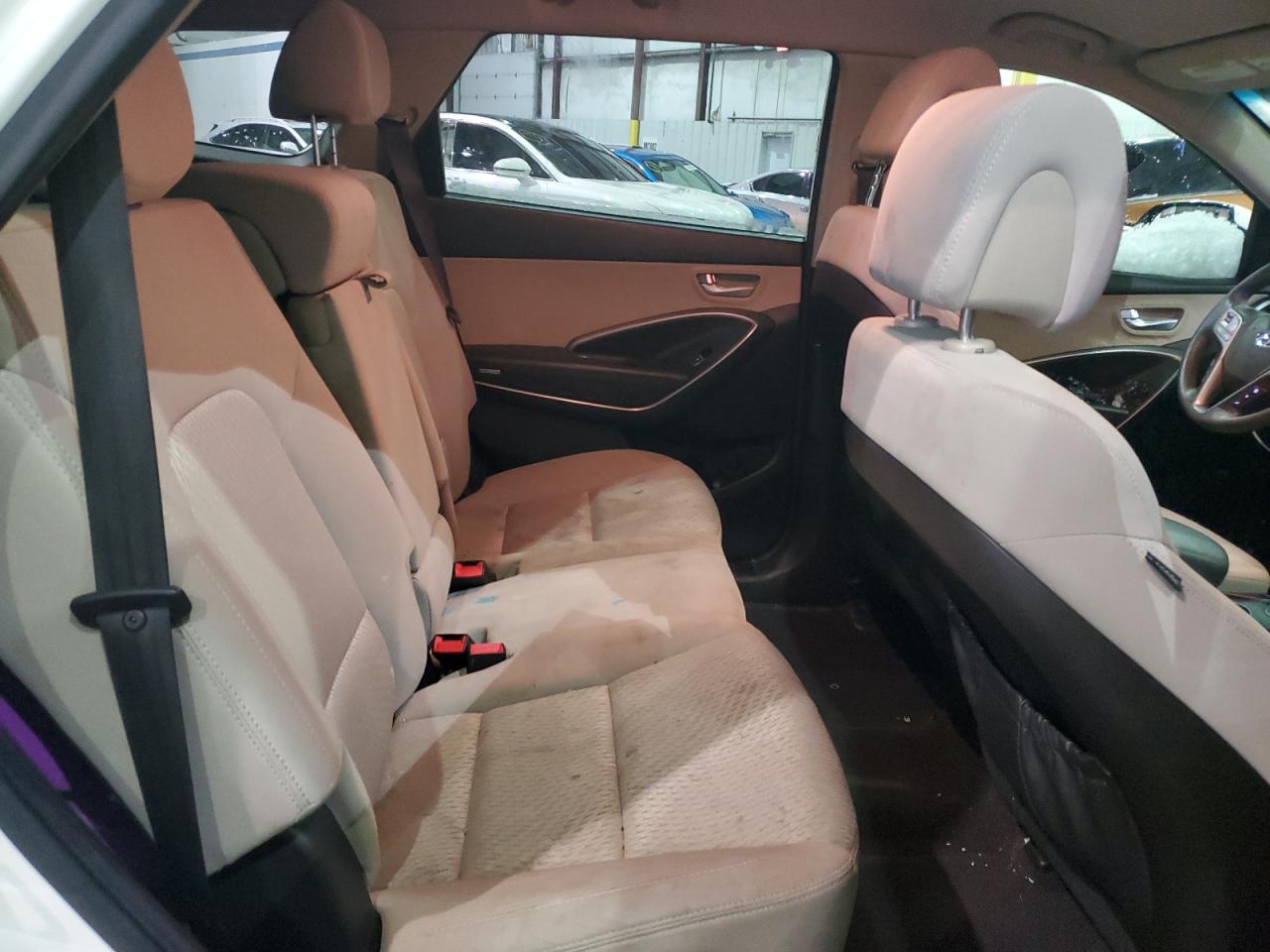 2017 Hyundai Santa Fe - Image 11
