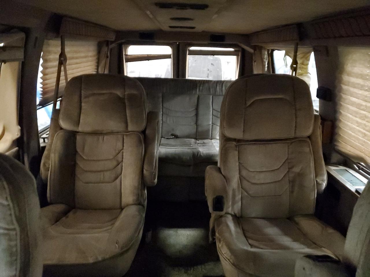 1997 Ford Econoline - Image 10