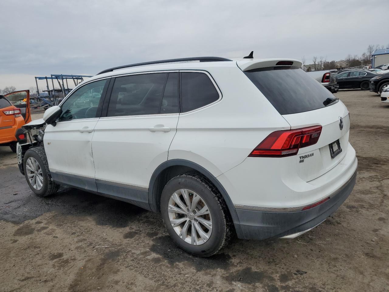 2018 Volkswagen Tiguan - Image 2