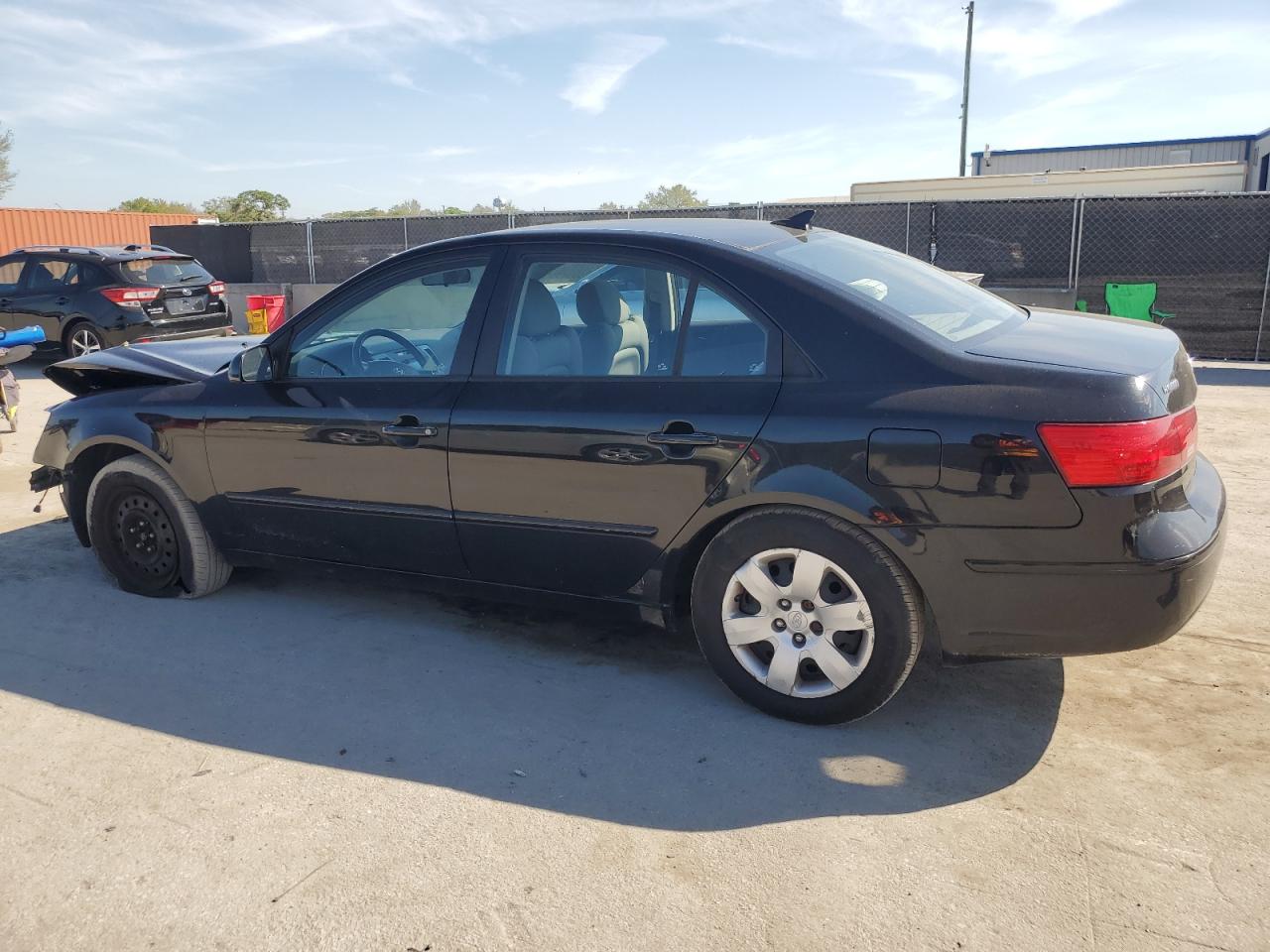 2009 Hyundai Sonata - Image 2