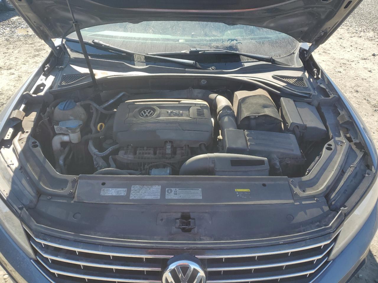 2016 Volkswagen Passat - Image 11