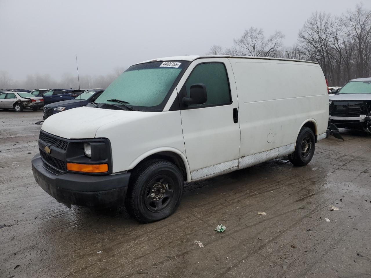 2004 Chevrolet Express - Image 1