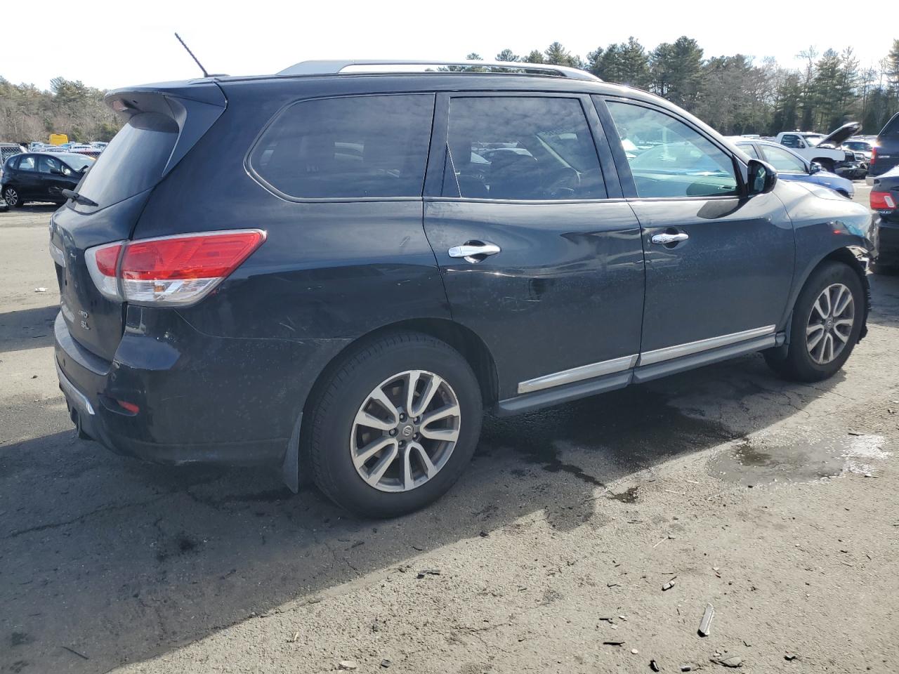 2013 Nissan Pathfinder - Image 3