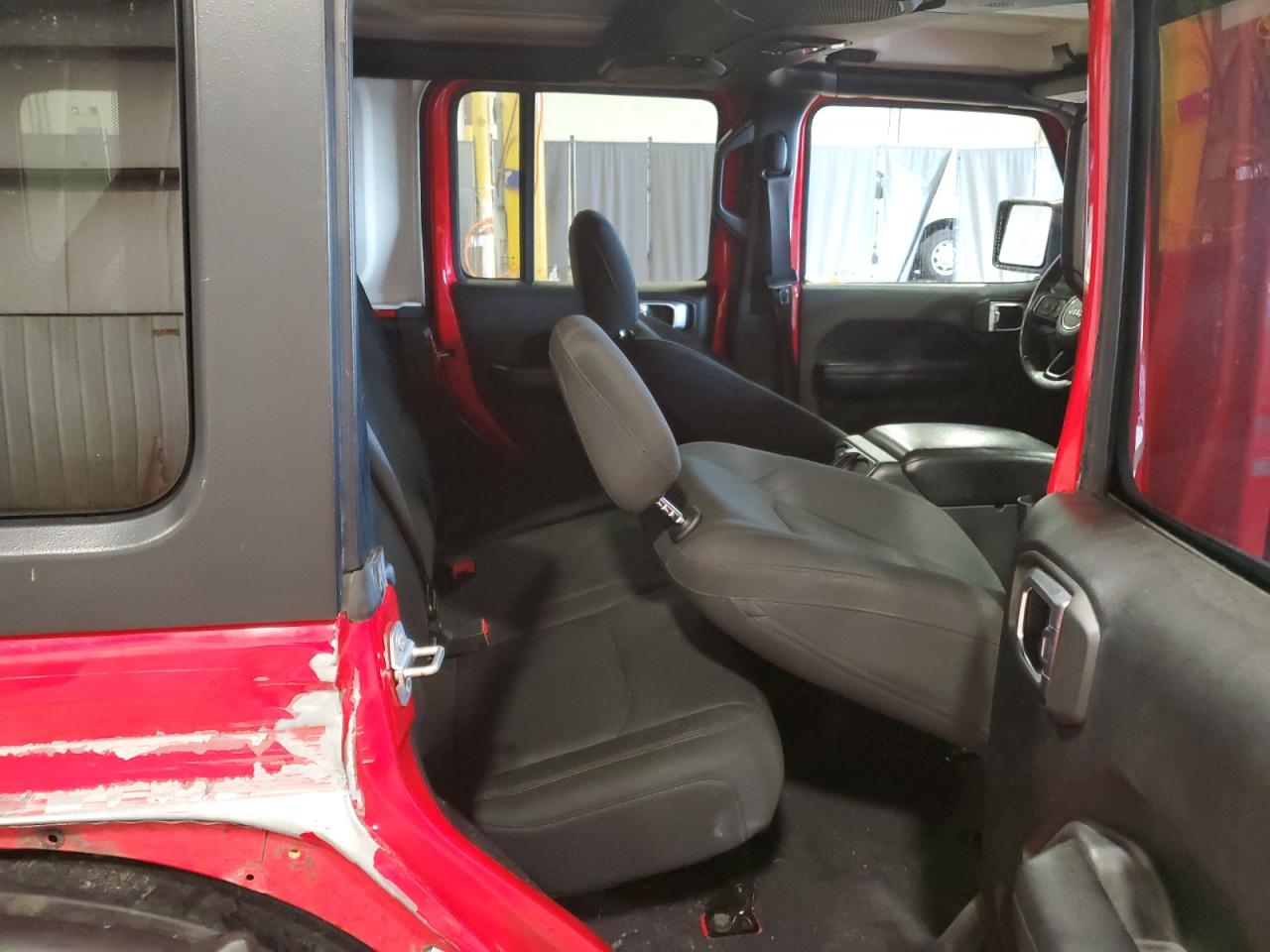 2018 Jeep Wrangler - Image 11