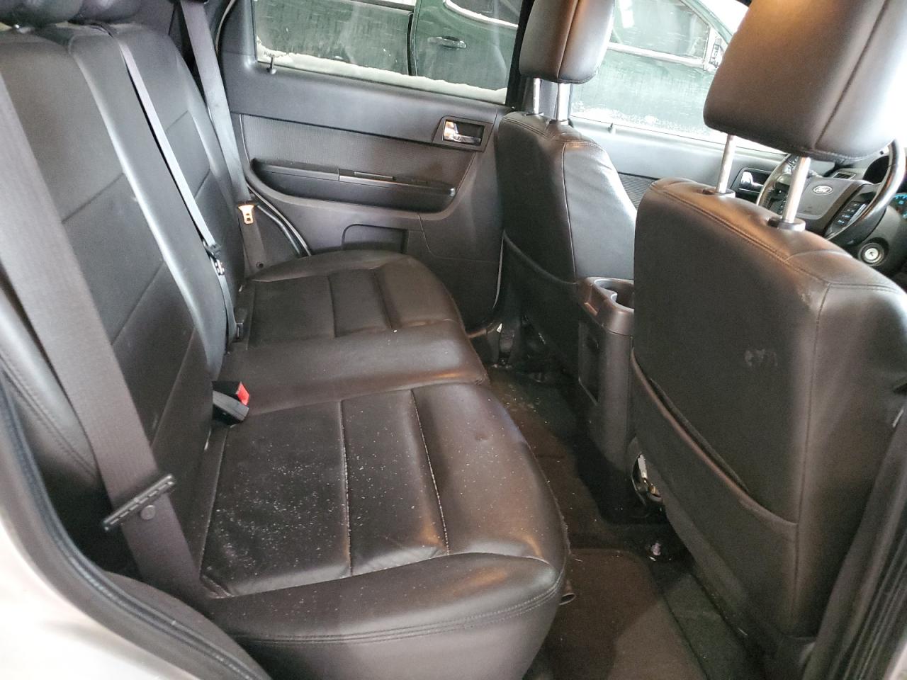 2010 Ford Escape - Image 11