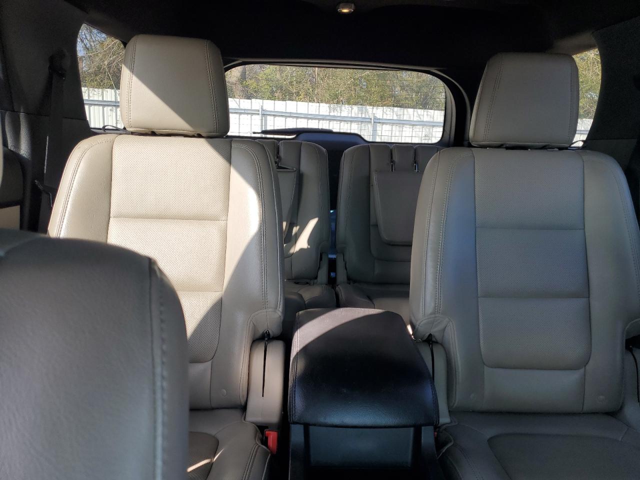 2011 Ford Explorer - Image 10