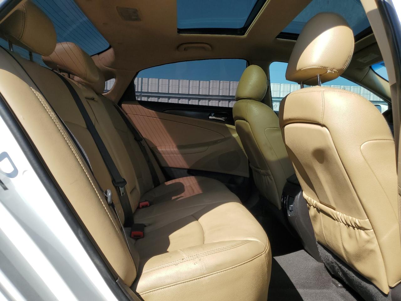 2013 Hyundai Sonata - Image 10