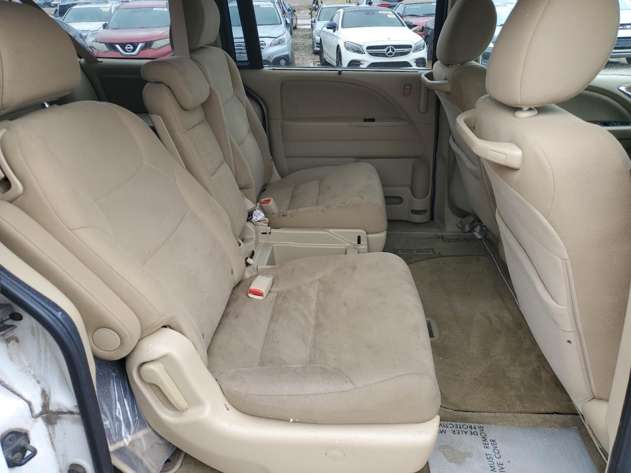 2010 Honda Odyssey - Image 11