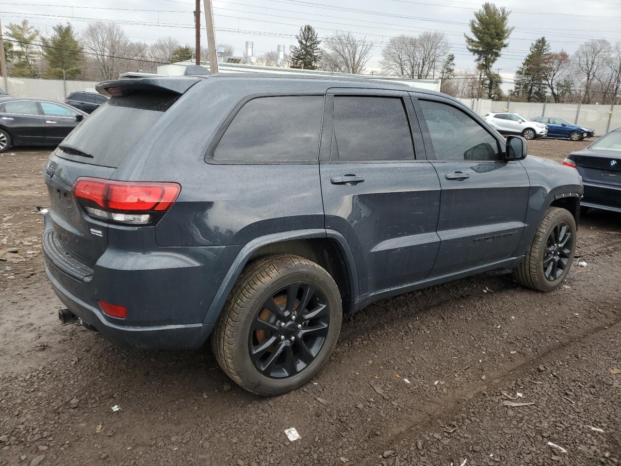 2018 Jeep Grand Cherokee - Image 3