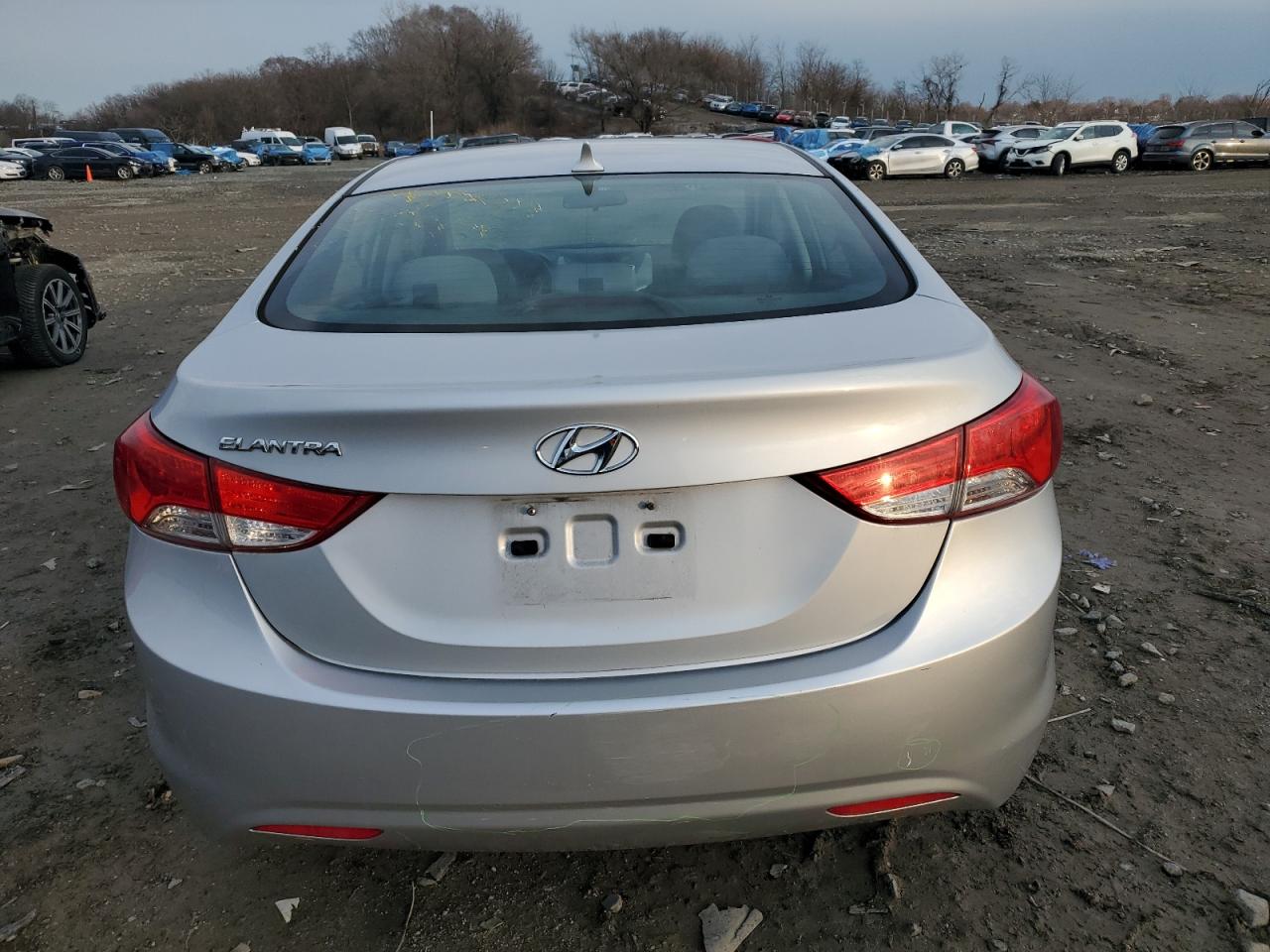 2011 Hyundai Elantra - Image 6