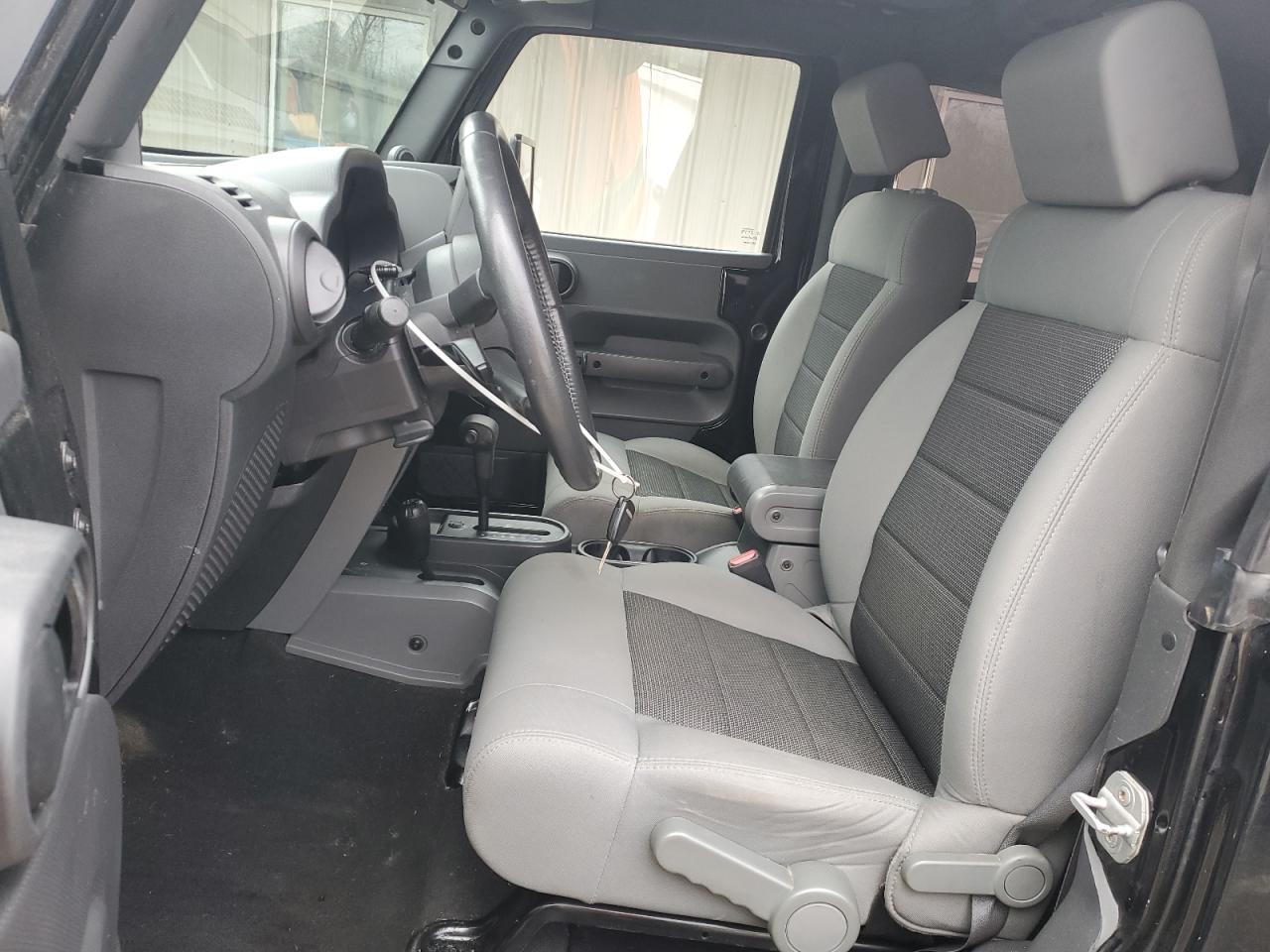 2009 Jeep Wrangler - Image 7