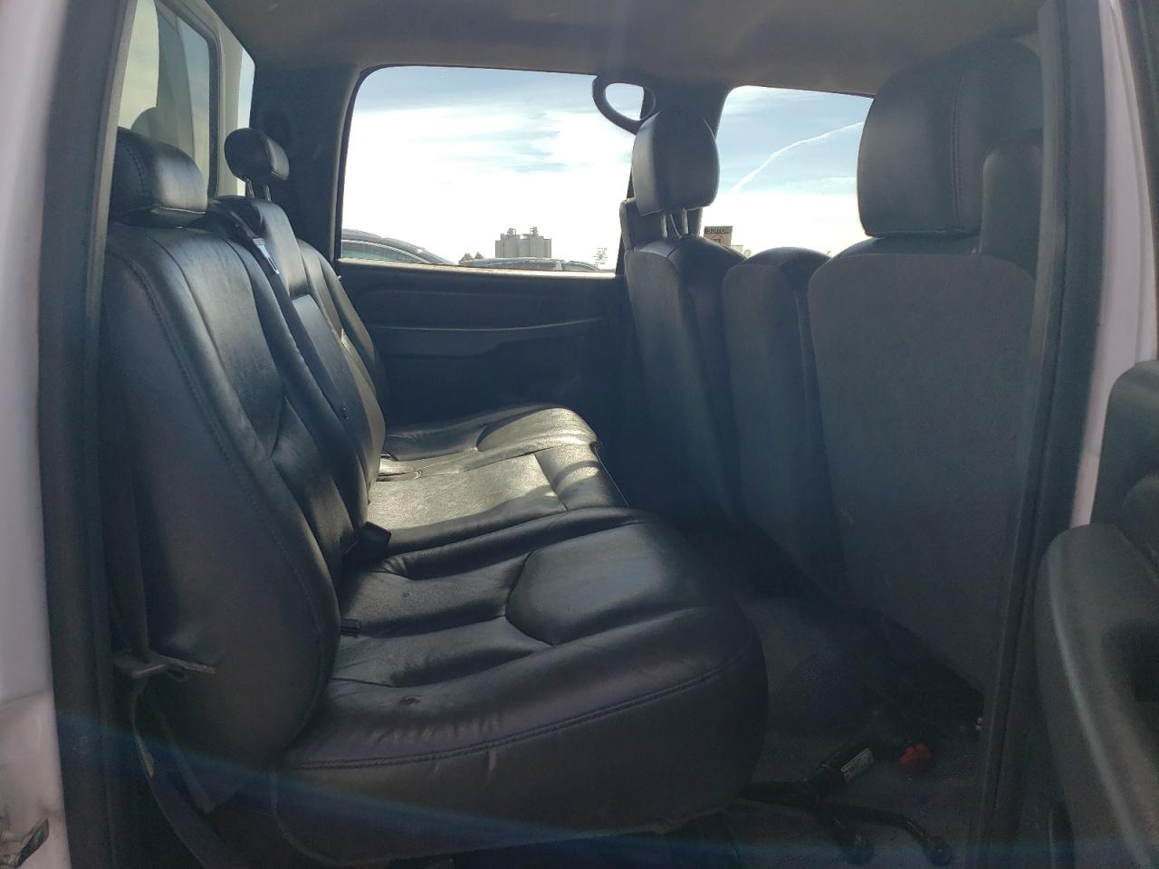 2006 Chevrolet Silverado - Image 10