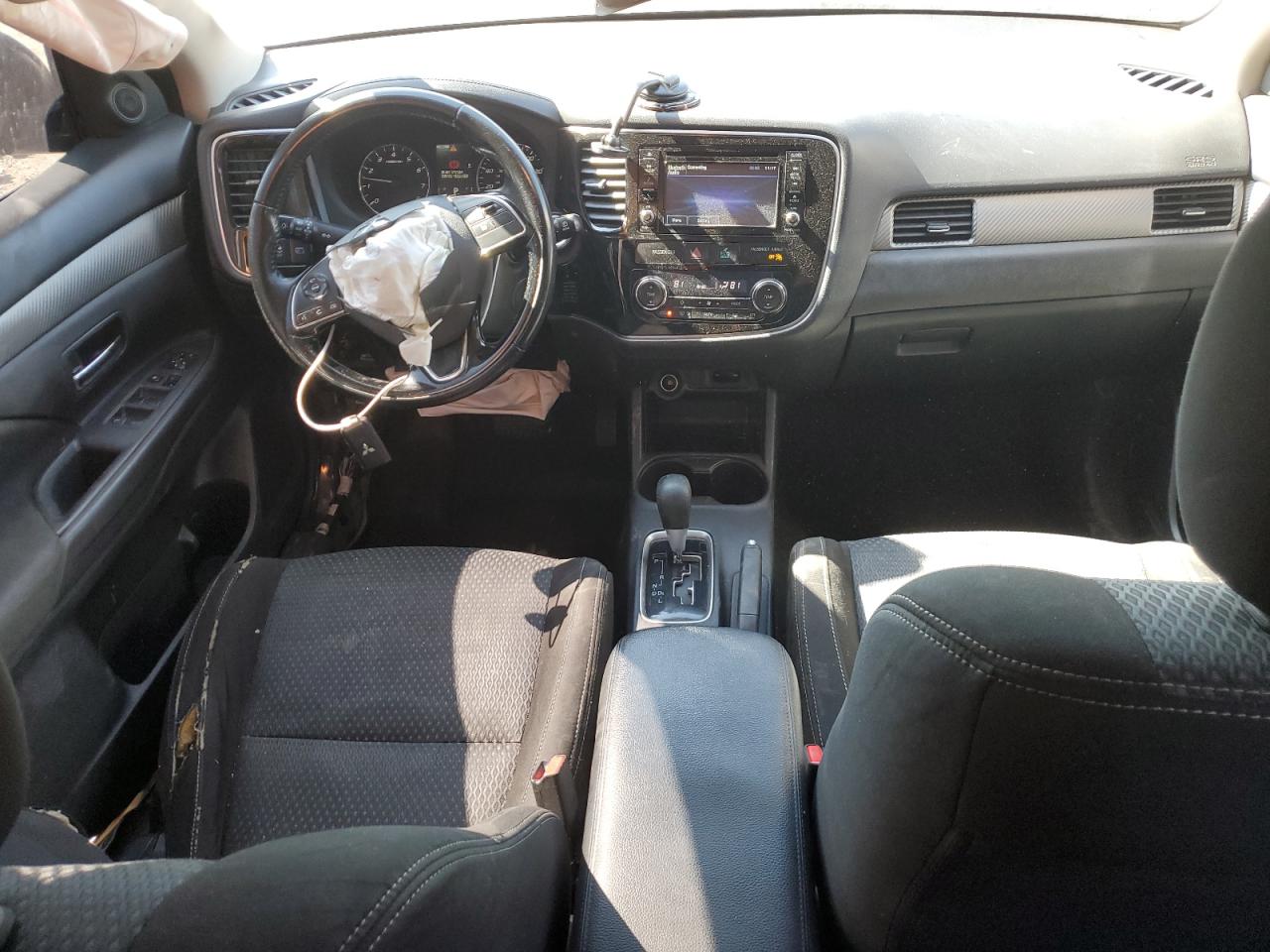 2016 Mitsubishi Outlander - Image 8