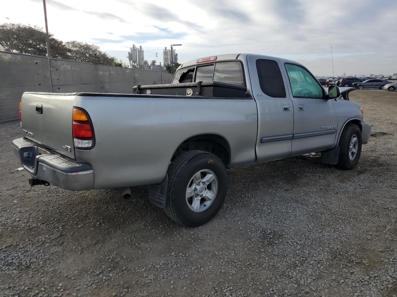 2004 Toyota Tundra - Image 3