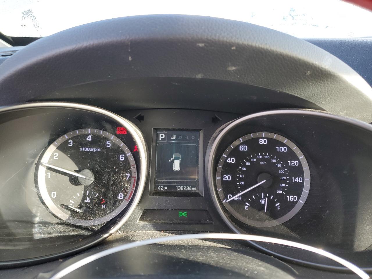 2018 Hyundai Santa Fe - Image 9
