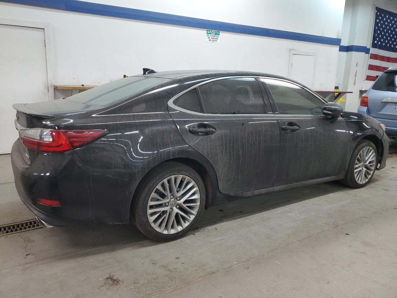 2016 Lexus ES - Image 3