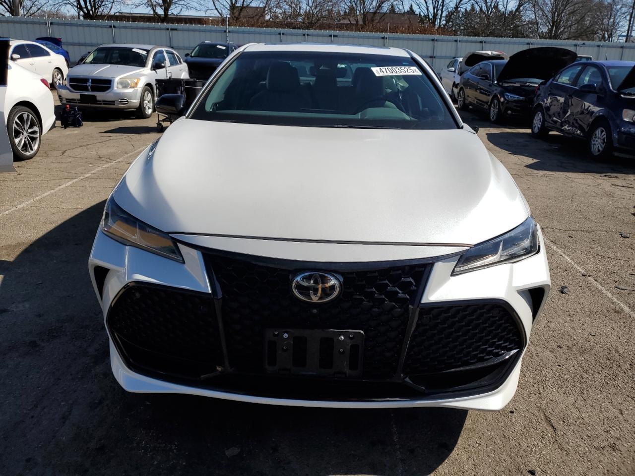 2019 Toyota Avalon - Image 5