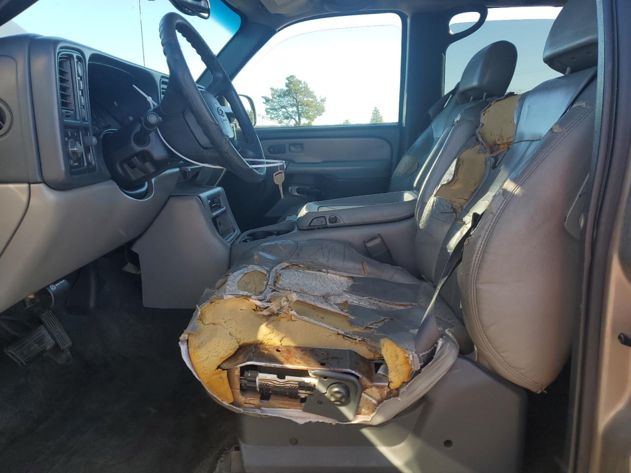 2001 Chevrolet Tahoe - Image 7