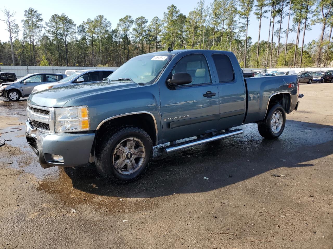 2007 Chevrolet Silverado - Image 1