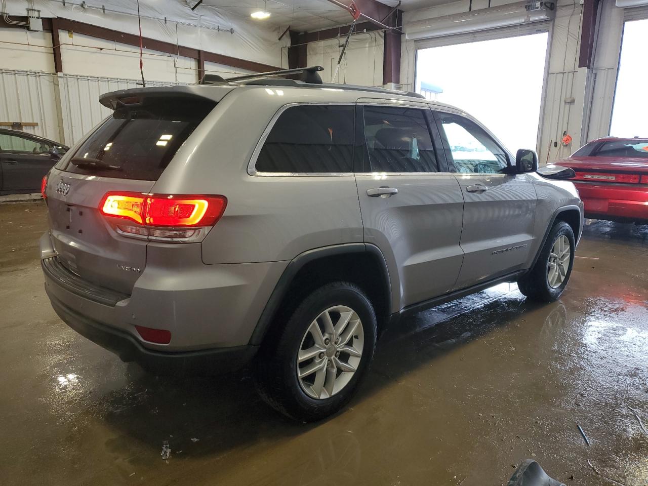 2017 Jeep Grand Cherokee - Image 3