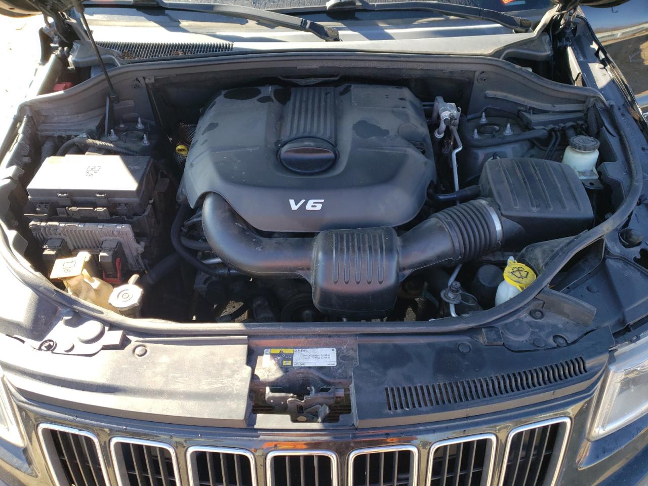 2014 Jeep Grand Cherokee - Image 12
