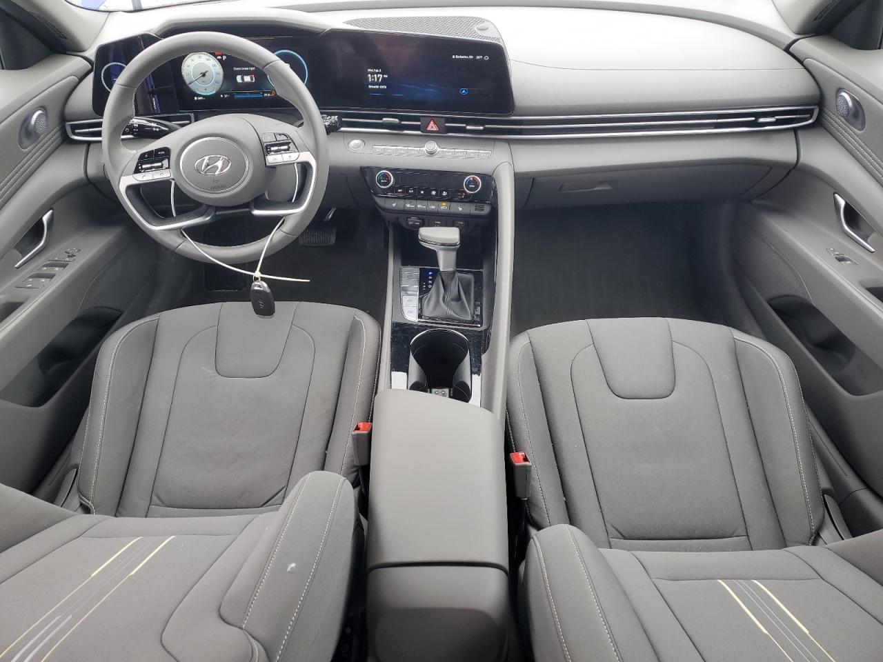 2023 Hyundai Elantra - Image 8