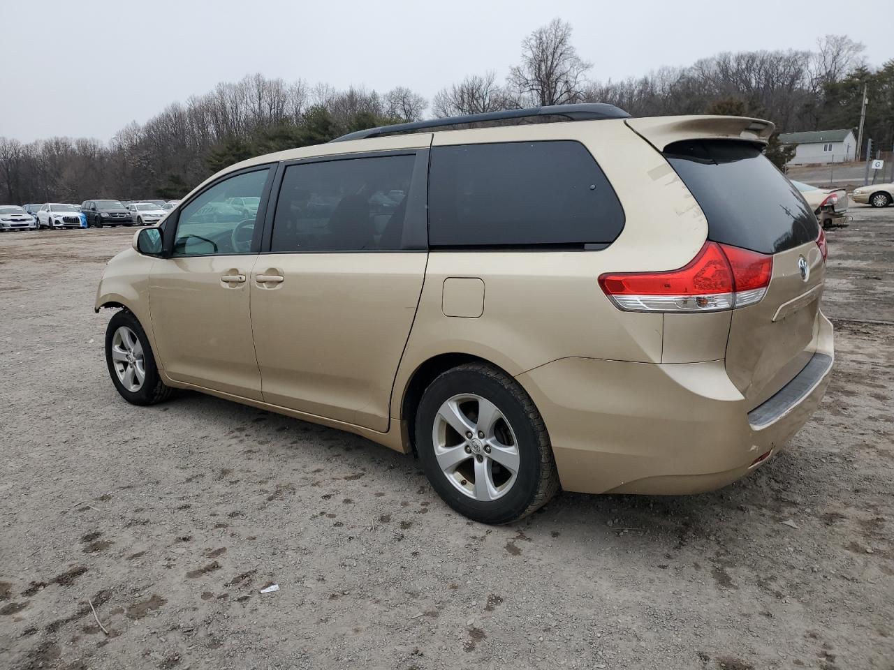 2011 Toyota Sienna - Image 2