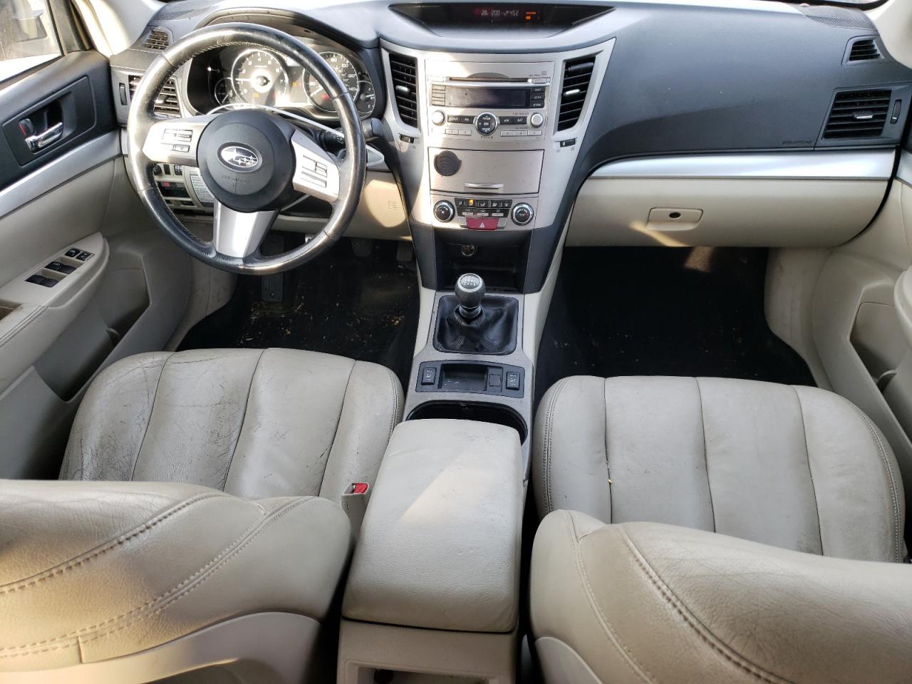 2011 Subaru Outback - Image 8