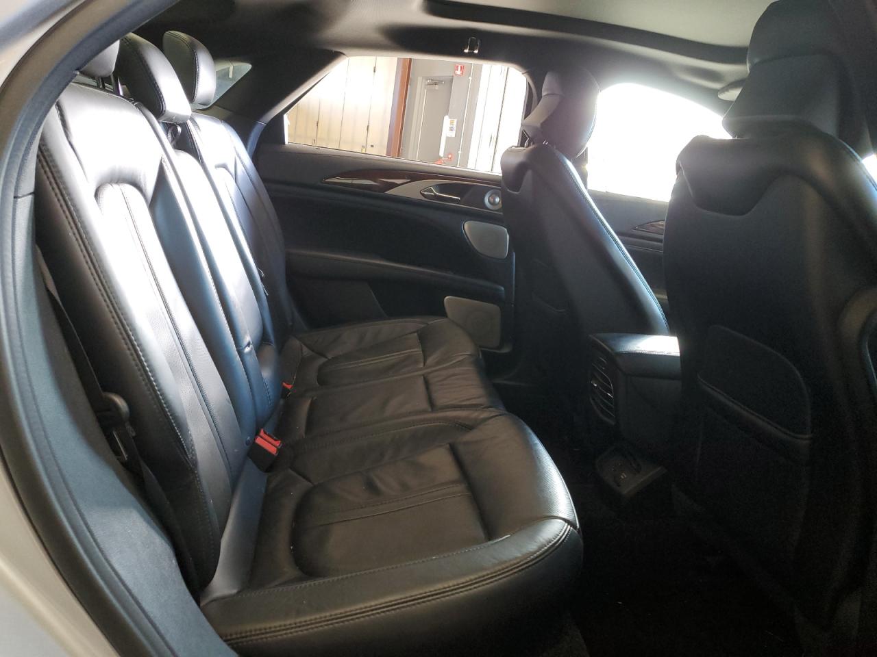 2017 Lincoln MKZ - Image 10