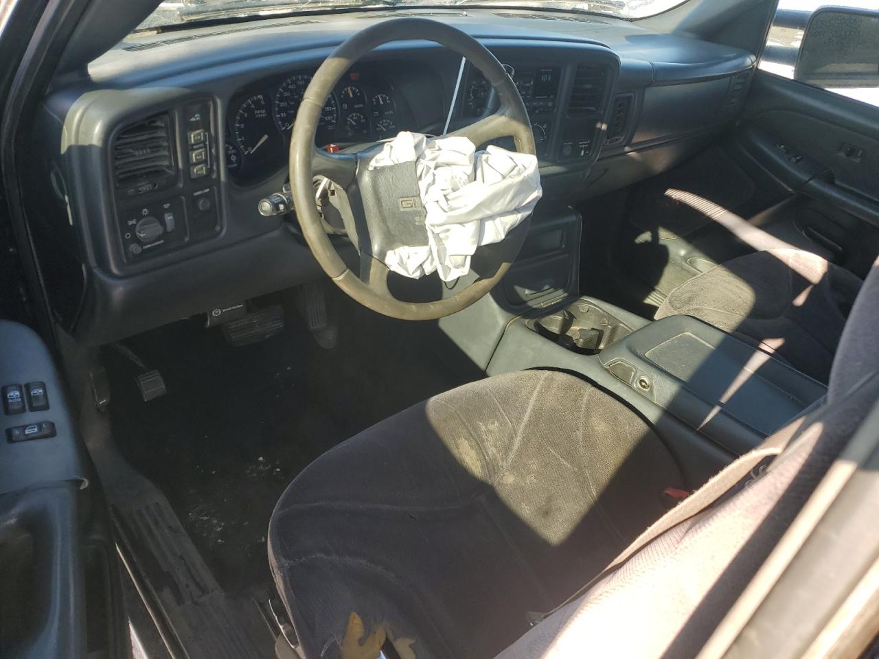 2001 GMC Sierra - Image 8