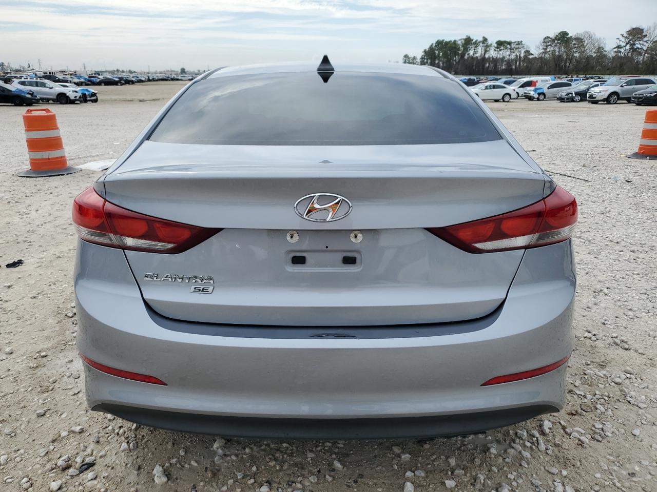 2017 Hyundai Elantra - Image 6