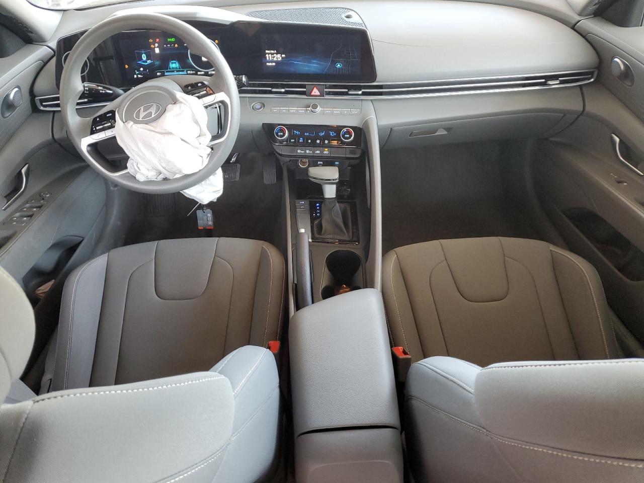 2024 Hyundai Elantra - Image 8