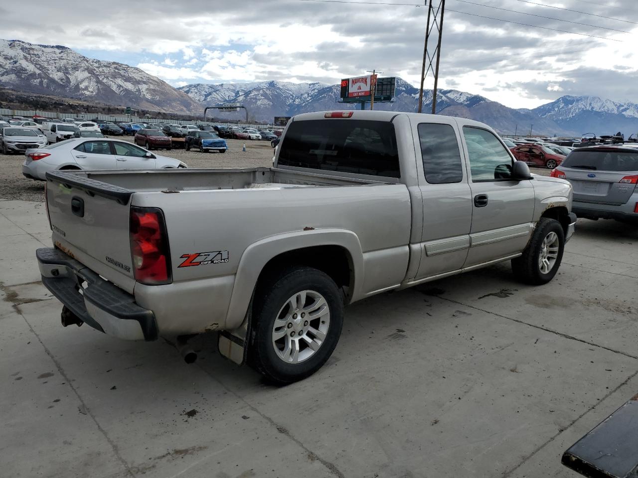 2005 Chevrolet Silverado - Image 3