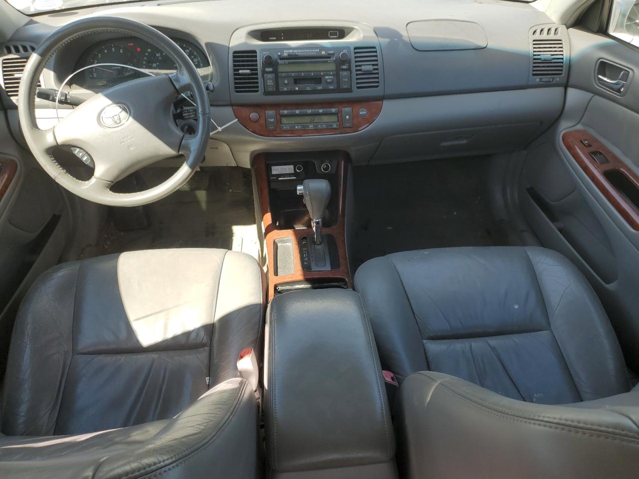 2004 Toyota Camry - Image 8