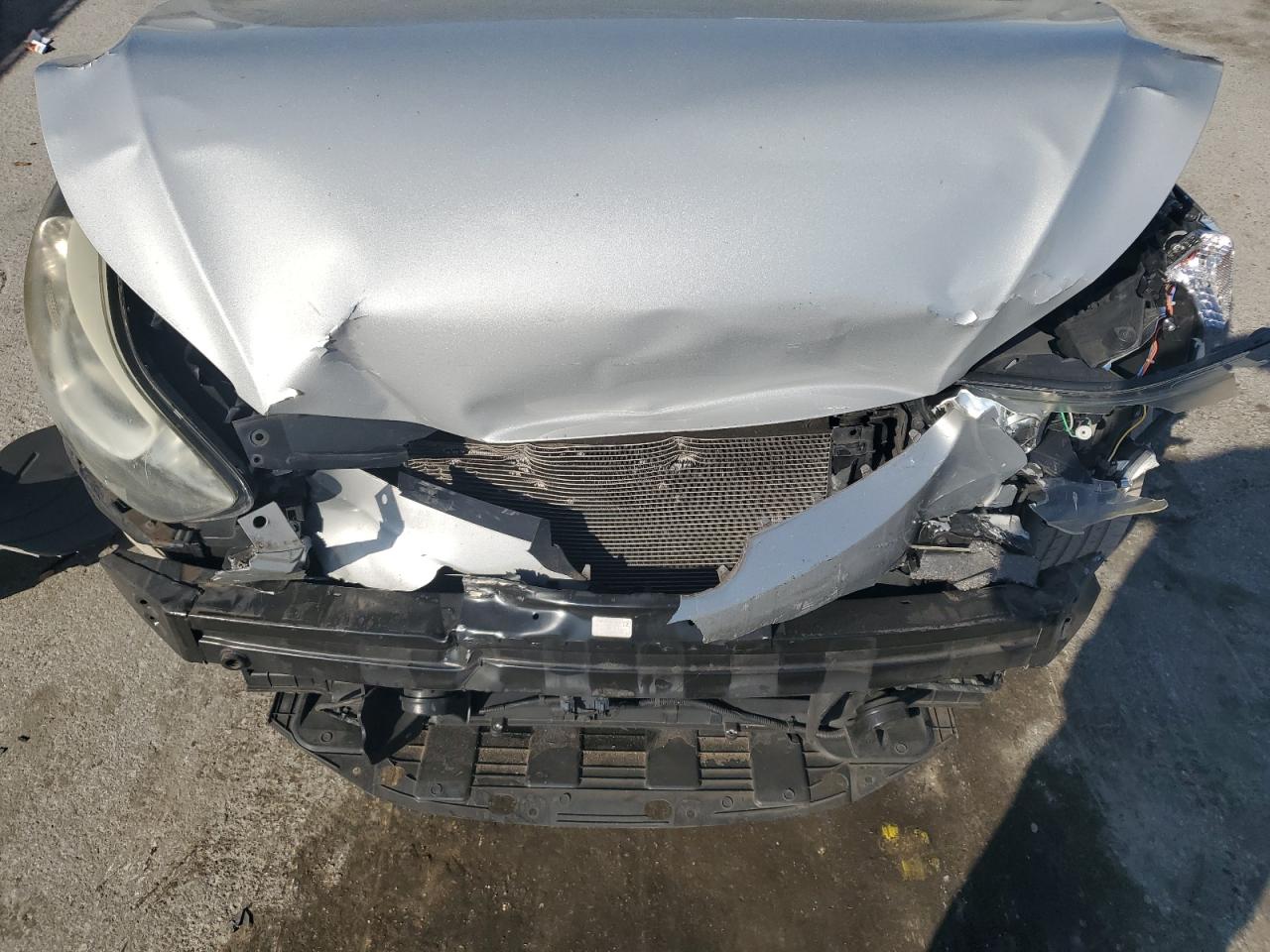 2016 Hyundai Elantra - Image 11