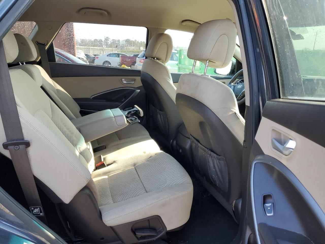 2015 Hyundai Santa Fe - Image 11