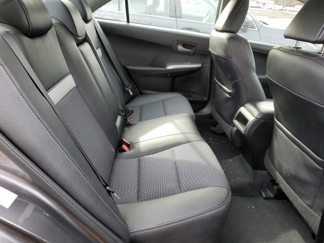 2013 Toyota Camry - Image 10