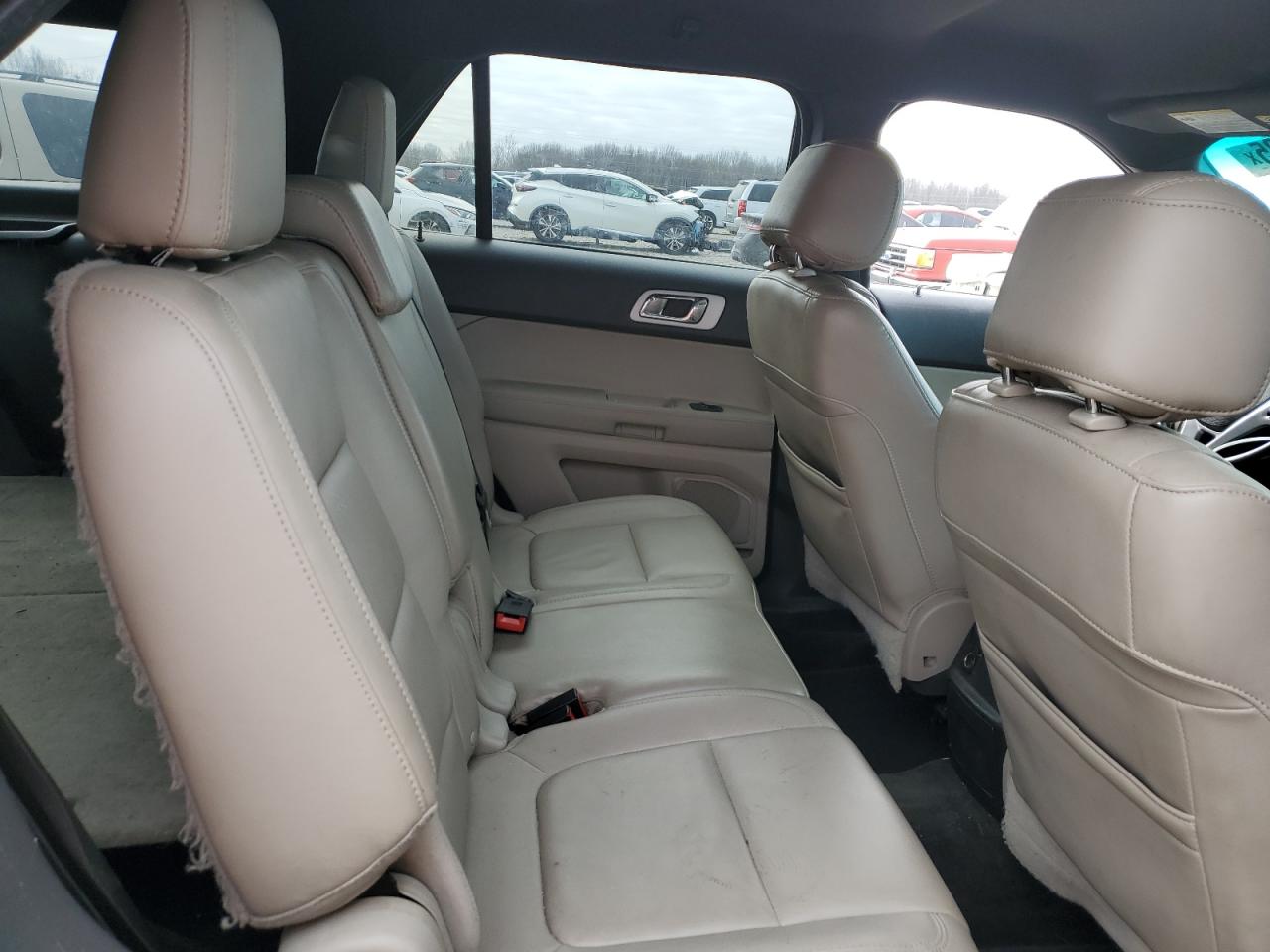 2015 Ford Explorer - Image 11