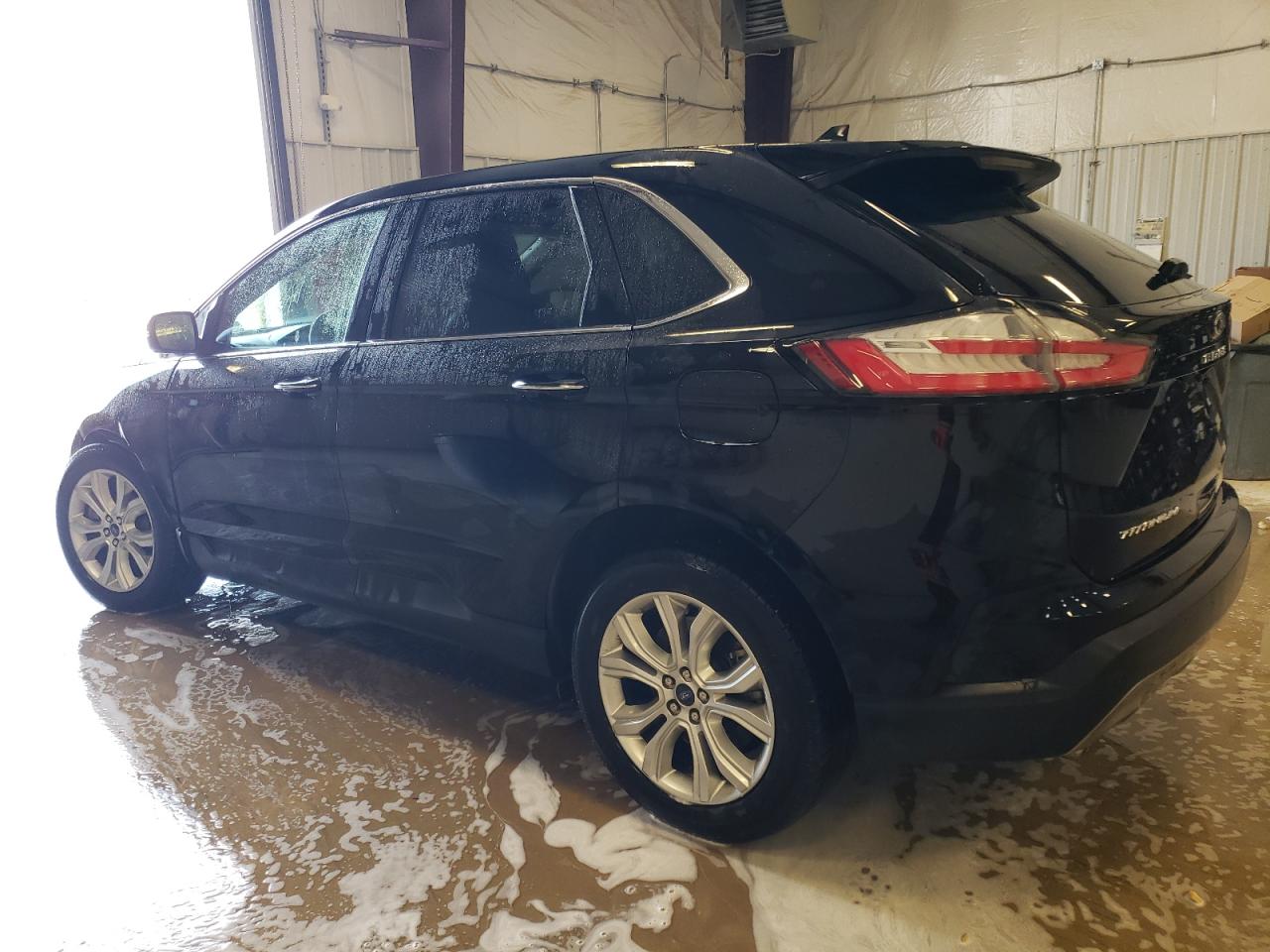 2022 Ford Edge - Image 2